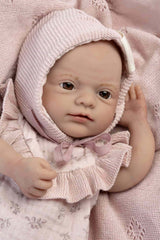 Violeta Silicona 7901 Antonio Juan - primer plano rostro hiperrealista ojos cristal