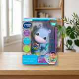 Vtech Hipo Bebé Ventosa ¡Hora de Comer! (550322) sobre una mesa de madera