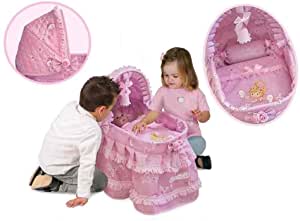 Dos niños jugando con una cuna rosa de DeCuevas Toys llamada DeCuevas ToysCAPAZO/MOISES NUEVO CAROL.